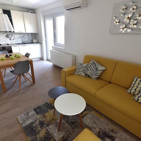 Apartment Vostan Pula Buitenkant foto